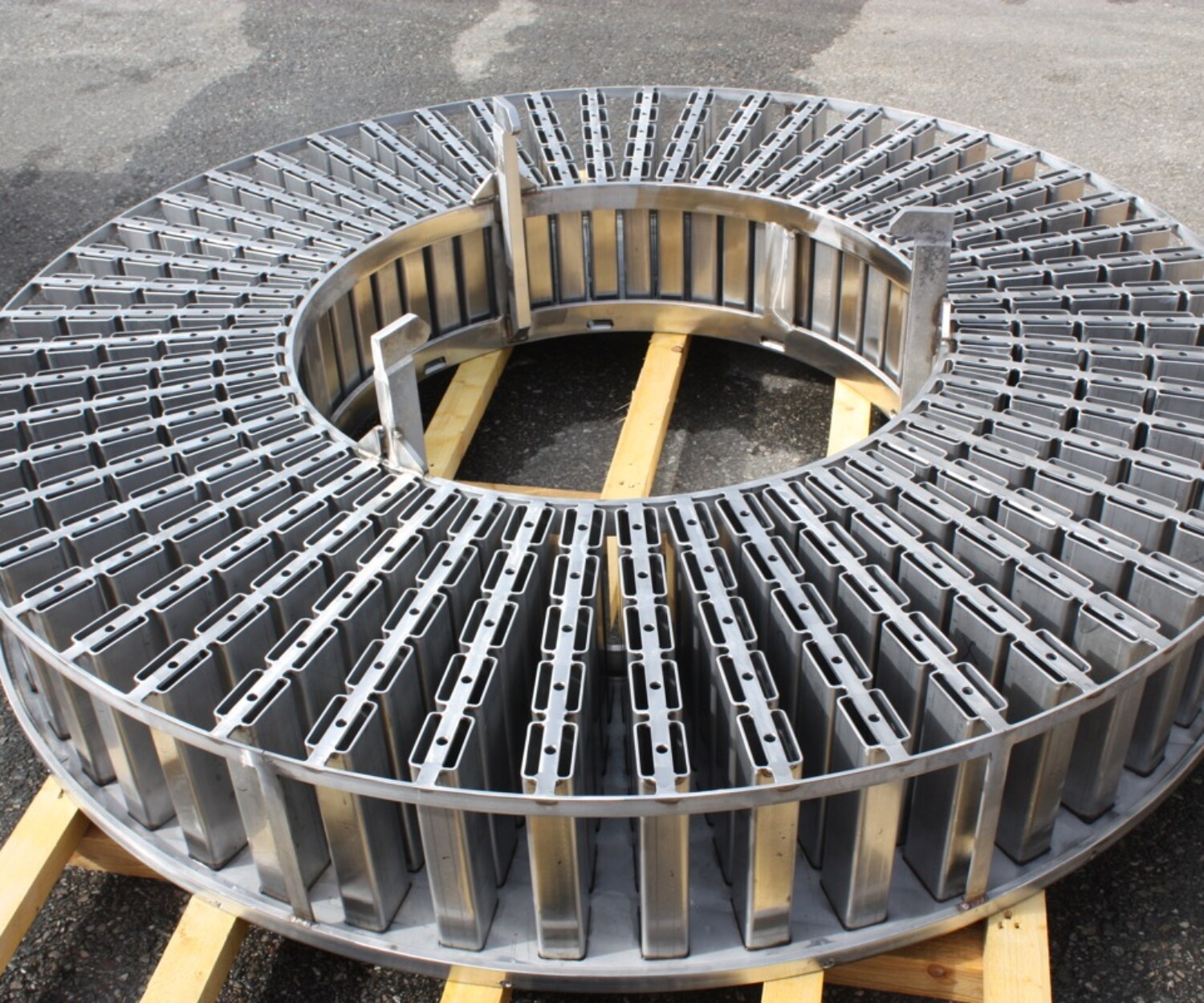 Empl-Anlagen_Formenkarussell_fuer_Mozzarella