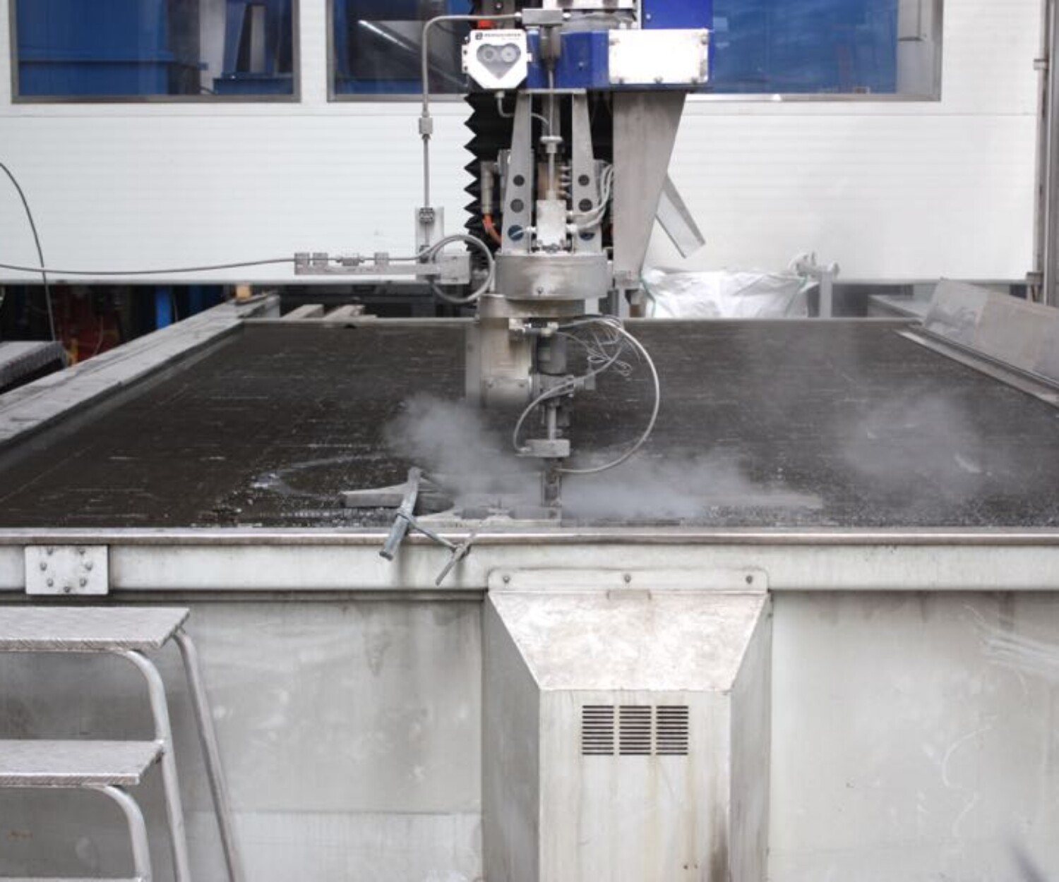 20190304_Gesamtansicht_Wasserstrahlschneidanlage_6_900px