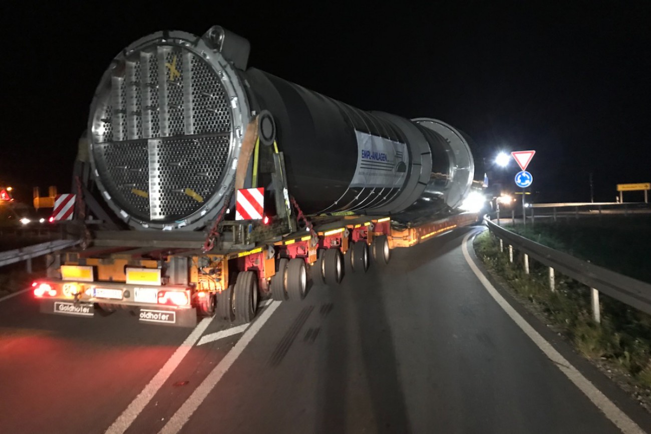 Eindampfanlage Verdampfer – Am Kreisverkehr musste ein paar Mal rangiert werden