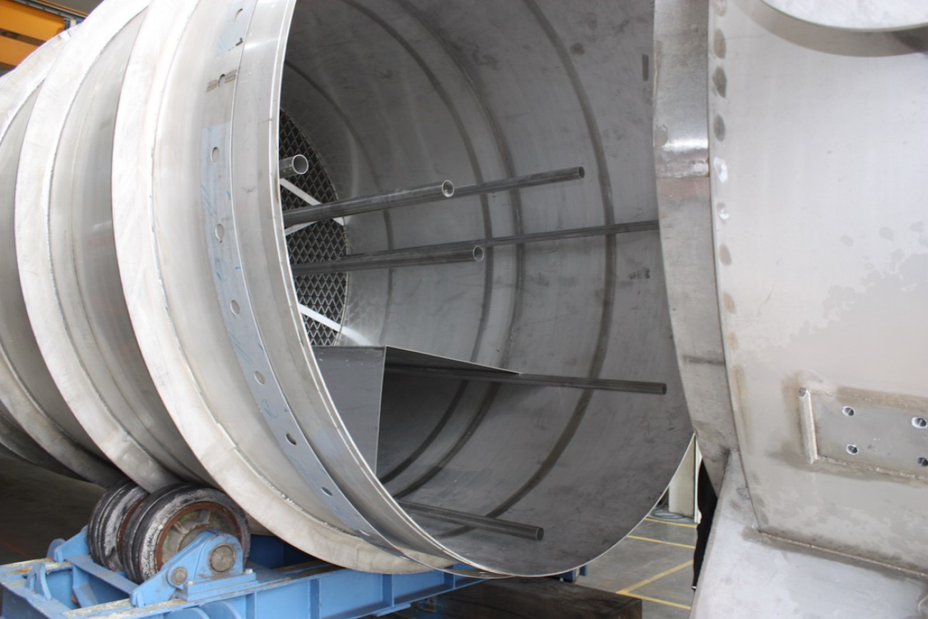 Evaporation plant evaporator – Assembly of the head piece with the pipe bundle