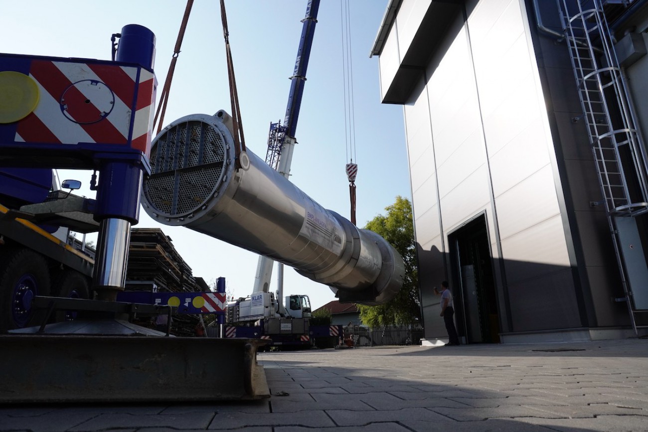 Evaporation plant evaporator – Evaporator had to be rotated around the building